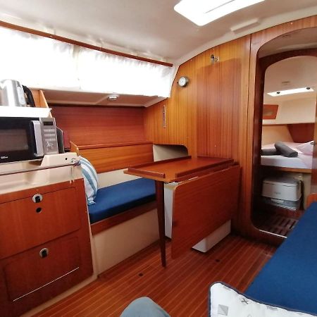 Cozy Sailboat In Barcelona!! No Showers Sant Adria de Besos Eksteriør bilde