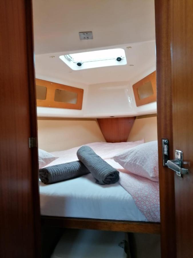 Cozy Sailboat In Barcelona!! No Showers Sant Adria de Besos Eksteriør bilde