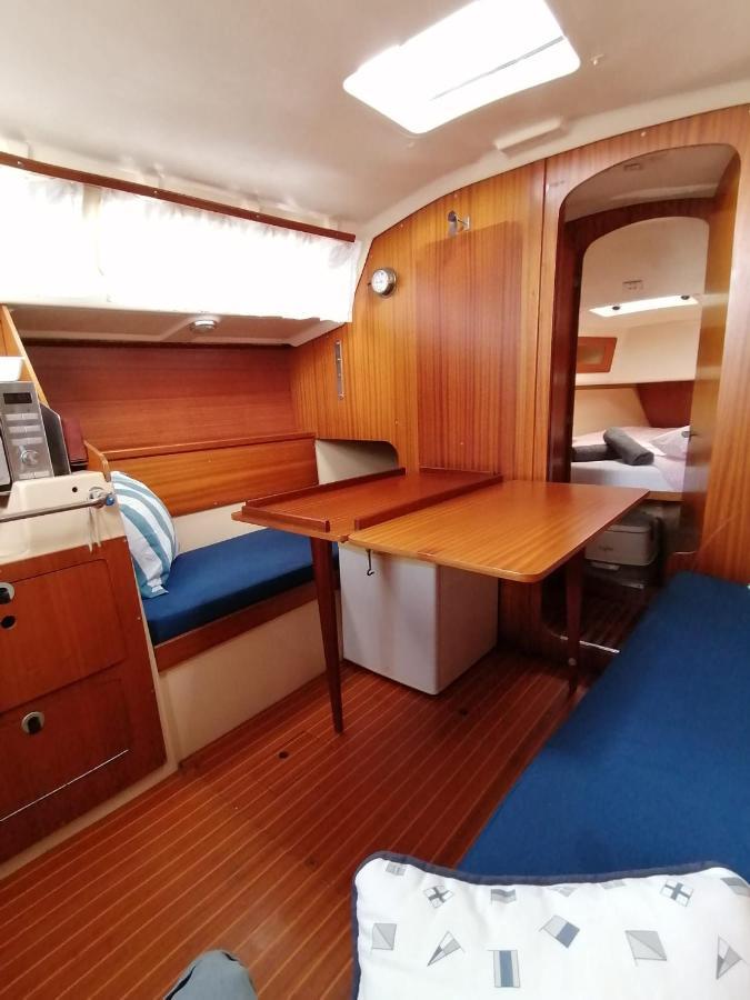 Cozy Sailboat In Barcelona!! No Showers Sant Adria de Besos Eksteriør bilde