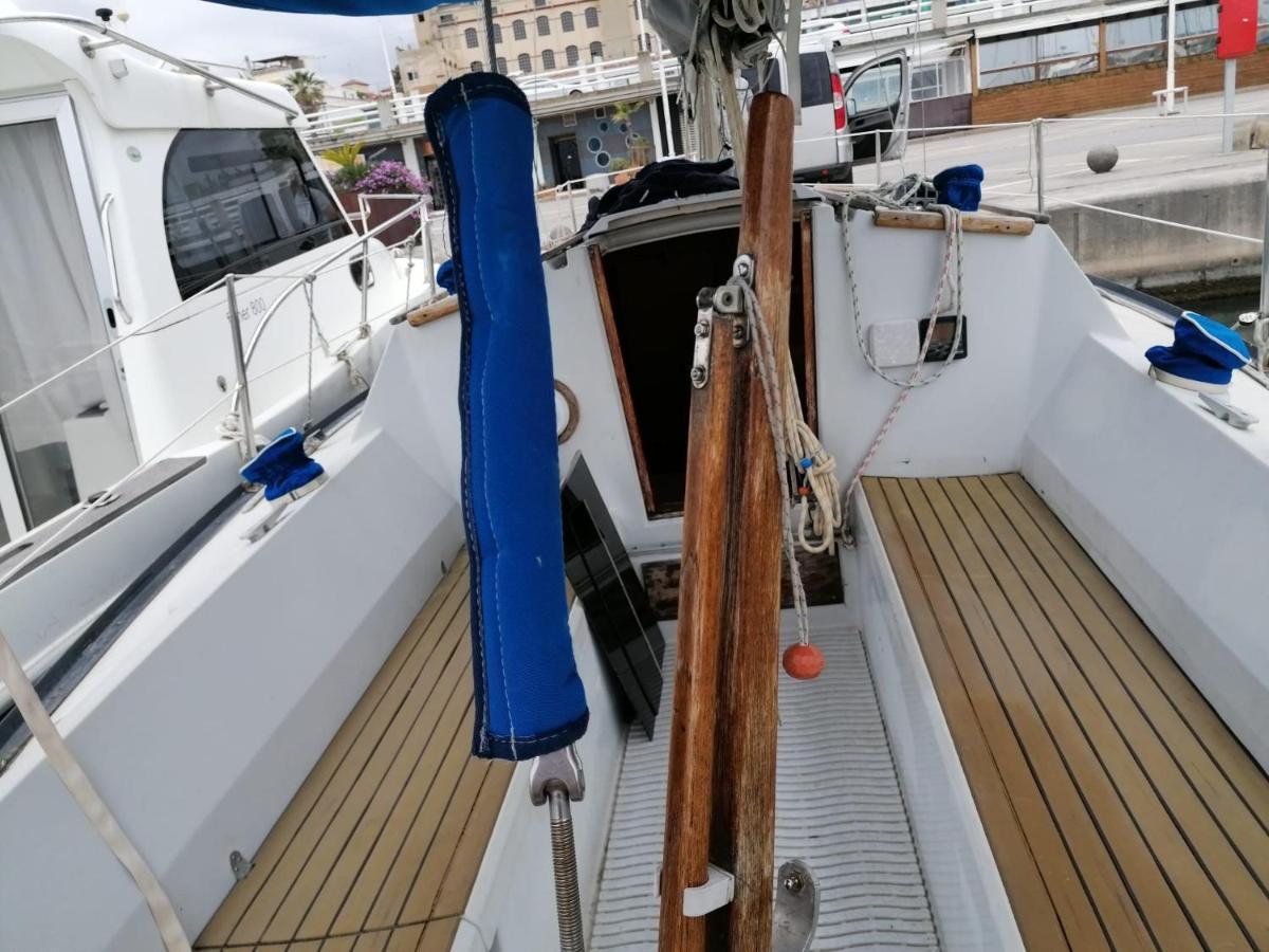 Cozy Sailboat In Barcelona!! No Showers Sant Adria de Besos Eksteriør bilde