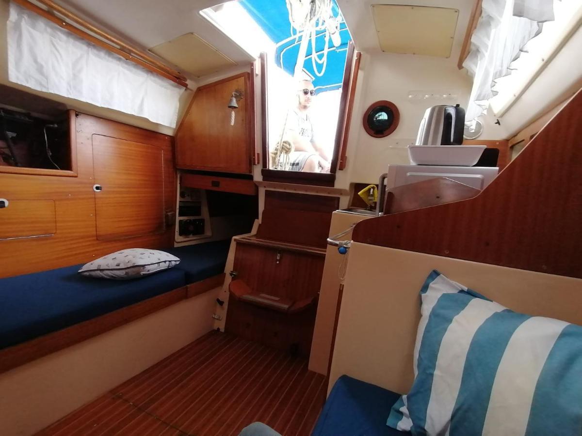 Cozy Sailboat In Barcelona!! No Showers Sant Adria de Besos Eksteriør bilde
